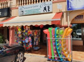 COMMERCE à Vendre dans le CENTRE COMMERCIAL BENA VISTA - EL PARAISO, Situé Entre Marbella et Estepona