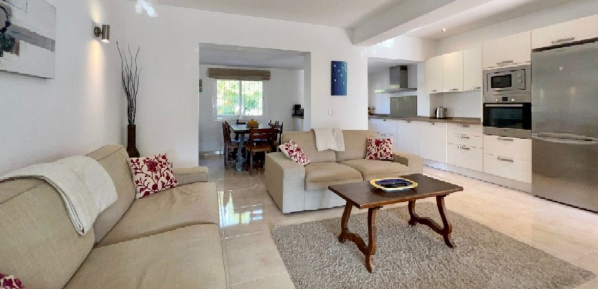 2 Bedroom, 2 Bathroom VILLA in in EL SALADILLO, A Well Established Urbanization on the Beach Side