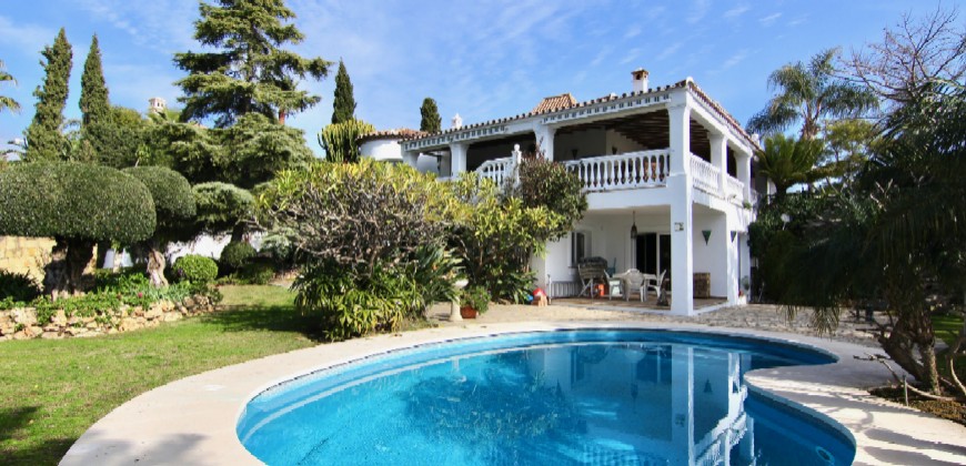 Magnificent 4 Bedroom, 4 Bathroom VILLA in EL PARAISO ALTO, with Golf and SeaViews