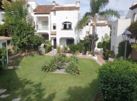 ADOSADA de 3 Dormitorios, 3 Cuartos de  Baño en  BEL ANDALUS - BEL AIR, Cerca del Club de Tenis y del Campo de Golf El Paraíso
