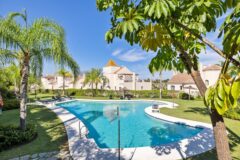 4 Bedroom, 3 Bathroom TOWNHOUSE in PARAISO HILLS, Close to the El Paraiso Golf Course