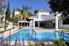 Magnificent NEWLY BUILT 5 Bedroom, 5 Bathroom VILLA in EL PARAISO ALTO Surrounded by Golf Courses