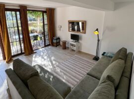APARTAMENTO en PLANTA BAJA CONVERTIDO en 2 Dormitorios, 1 Cuarto de Baño en PATIO ALCORNOCAL - EL PARAÍSO, Cerca Bolera, Tenis y Golf